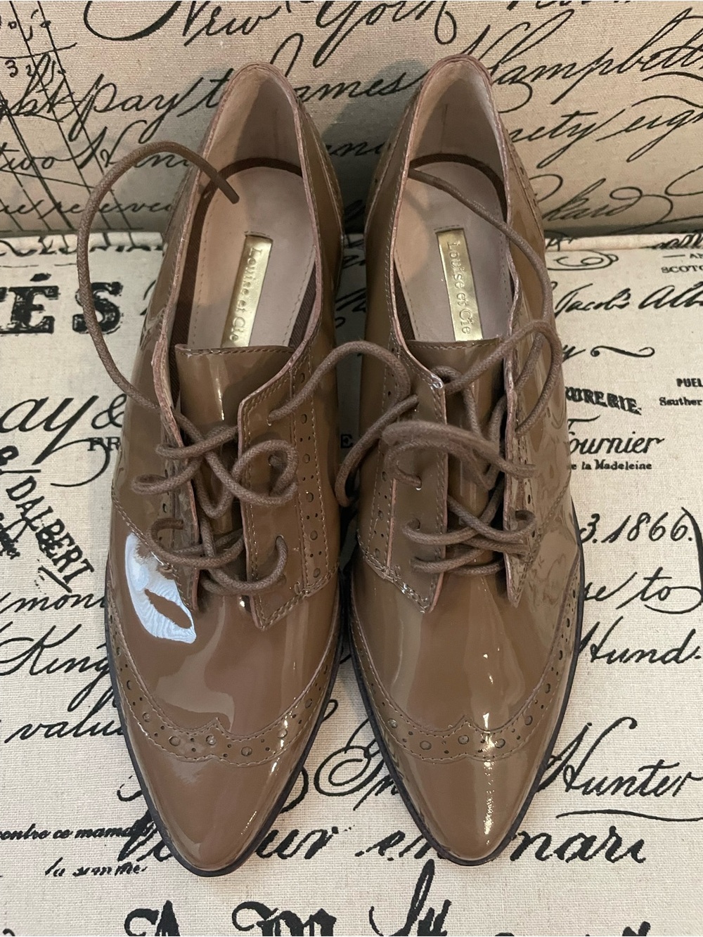 Louise et Cie Patent Leather Pointed Toe Lace-Up Oxfords in Taupe